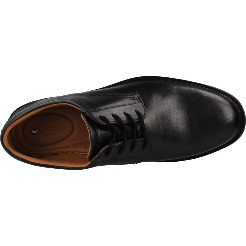 CLARKS C UN ALDRIC LACE en color NEGRO  (7)
