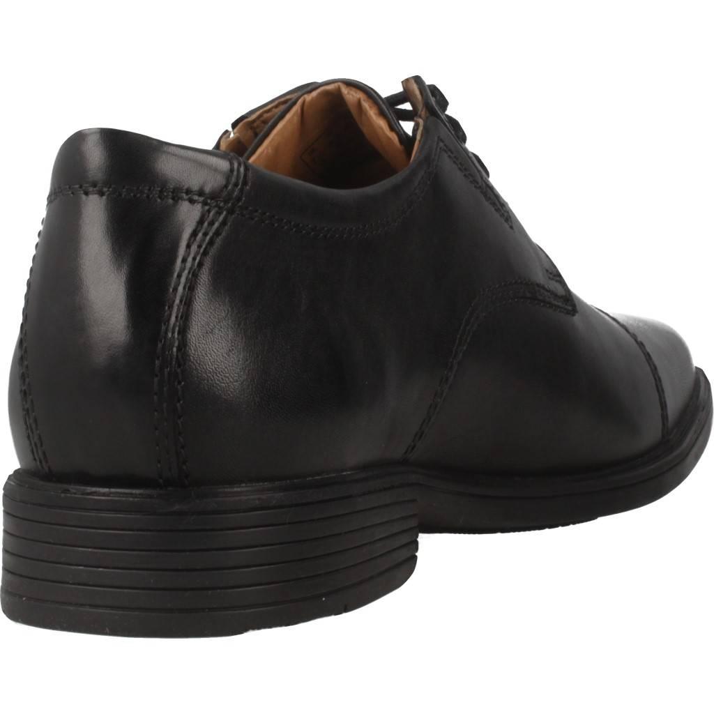 CLARKS TILDEN CAP en color NEGRO  (3)