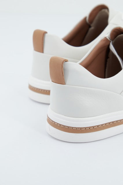 CLARKS   en color BLANCO  (3)