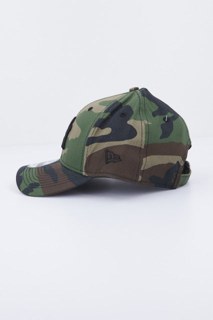 NEW ERA LEAGUE ESSENTIAL FORTY NE en color VERDE  (2)