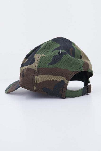 NEW ERA LEAGUE ESSENTIAL FORTY NE en color VERDE  (3)