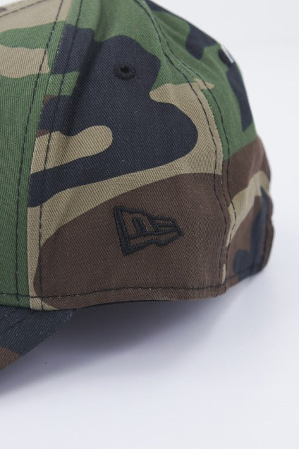 NEW ERA LEAGUE ESSENTIAL FORTY NE en color VERDE  (4)