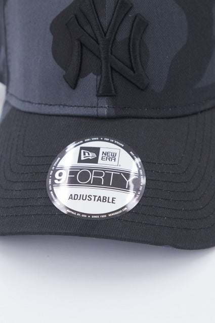 NEW ERA LEAGUE ESSENTIAL  NEYYA en color GRIS  (4)