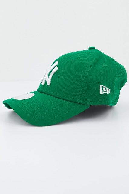 NEW ERA  LEAGUE ESS FORTY NEY en color VERDE  (2)