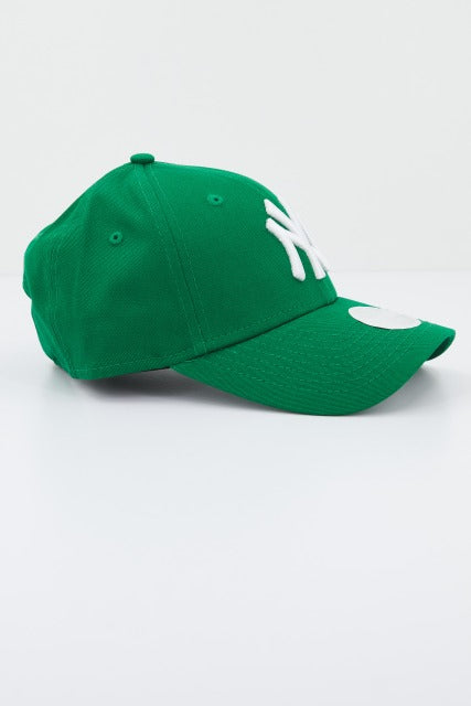NEW ERA  LEAGUE ESS FORTY NEY en color VERDE  (3)
