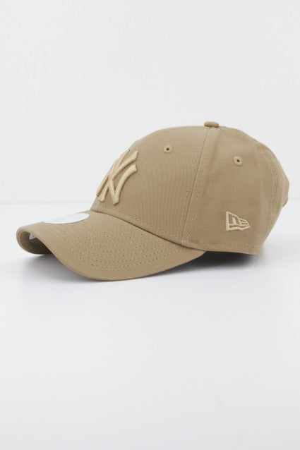 NEW ERA  WMNS LEAGUE ESS FORTY NEY en color MARRON  (2)