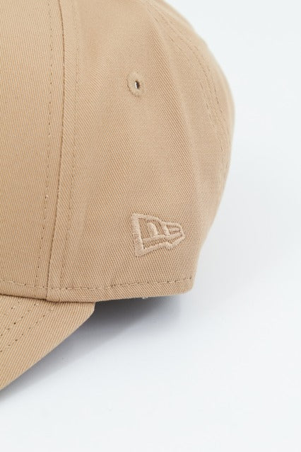 NEW ERA  LEAGUE ESS FORTY L en color MARRON  (4)