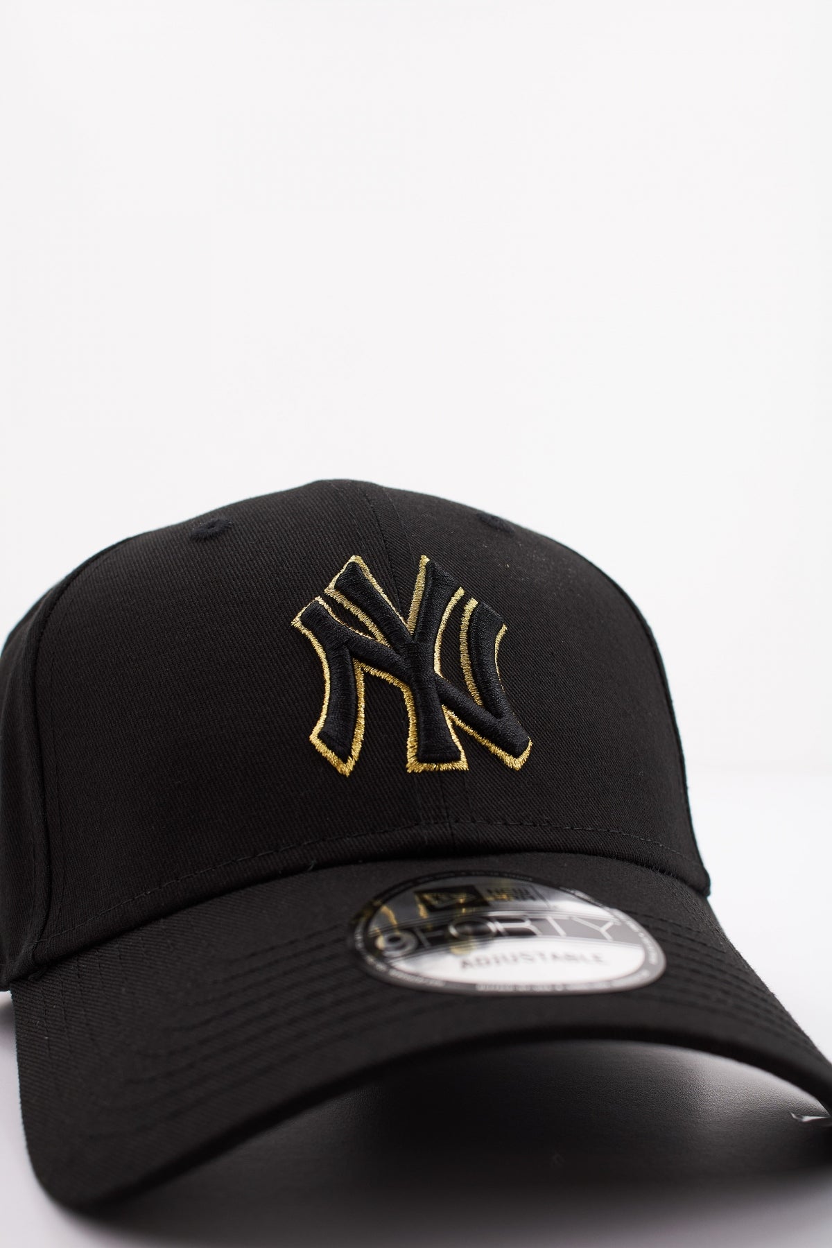 NEW ERA METALLIC OUTLINE FORTY en color NEGRO  (4)