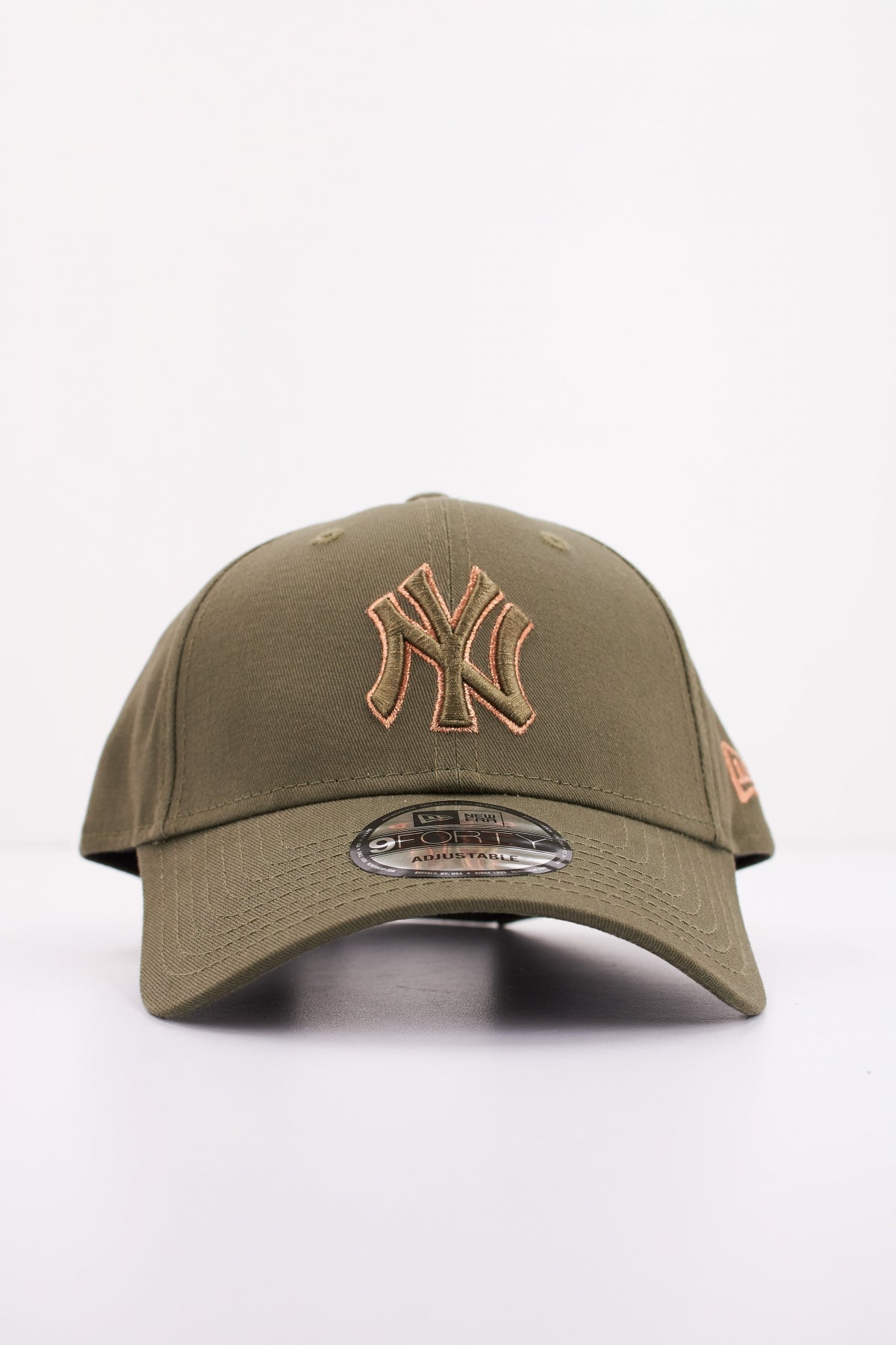 NEW ERA METALLIC OUTLINE FORTY en color VERDE  (1)