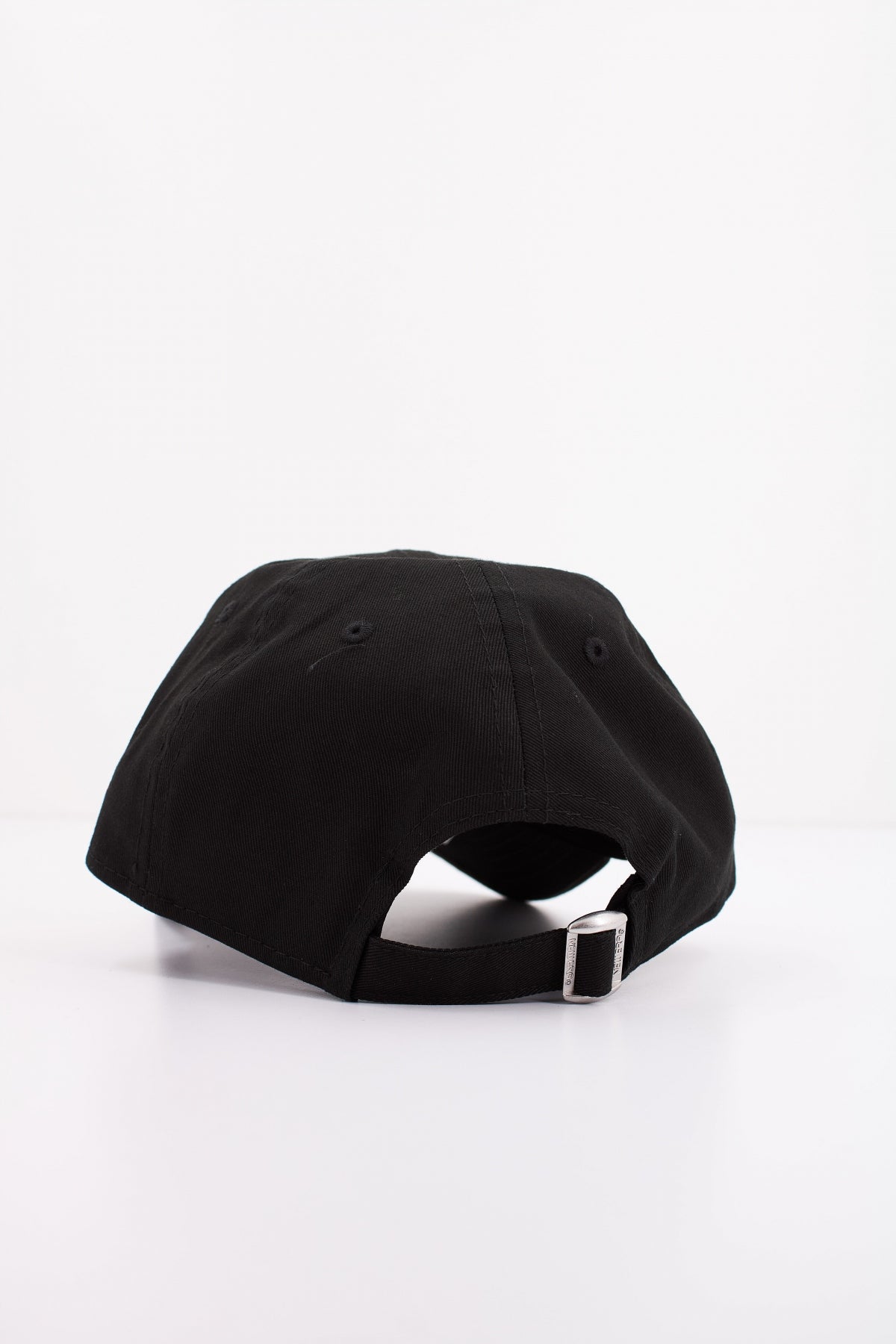 NEW ERA LEAGUE ESSENTIAL FORTY en color NEGRO  (3)