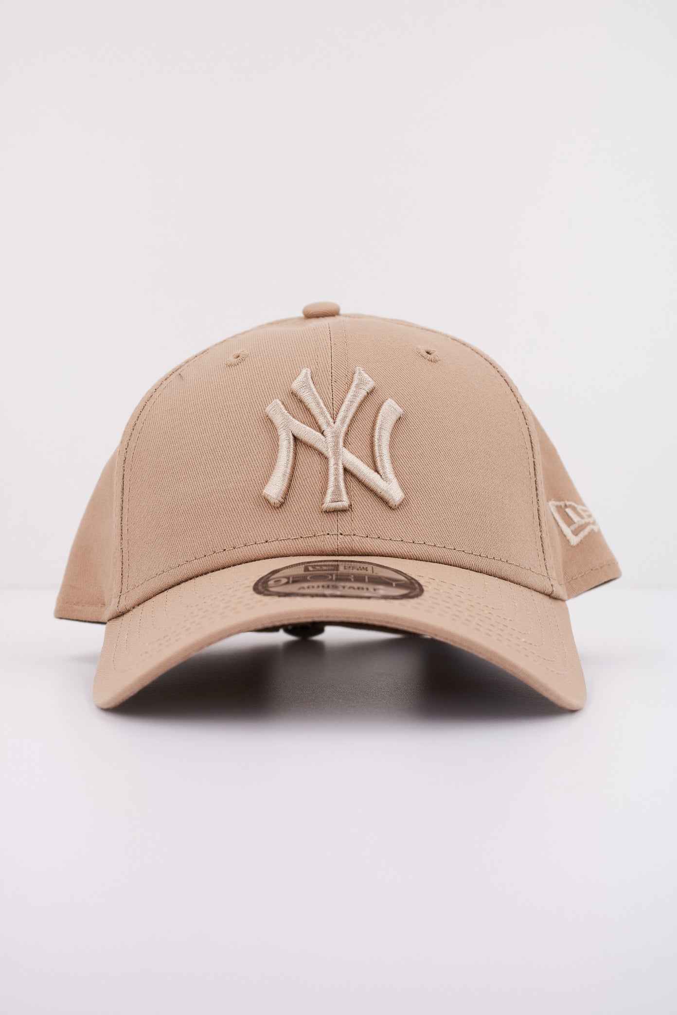 NEW ERA LEAGUE ESSENTIAL F OSFM en color BEIS  (1)