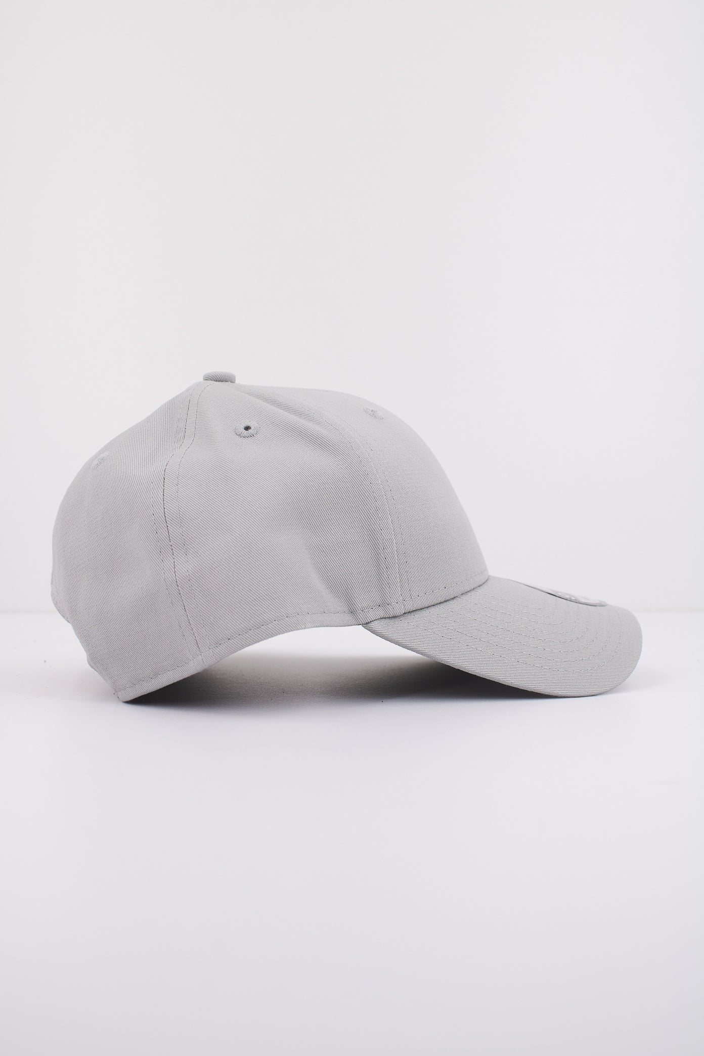 NEW ERA ESSENTIAL FORTY  OSFM en color GRIS  (2)