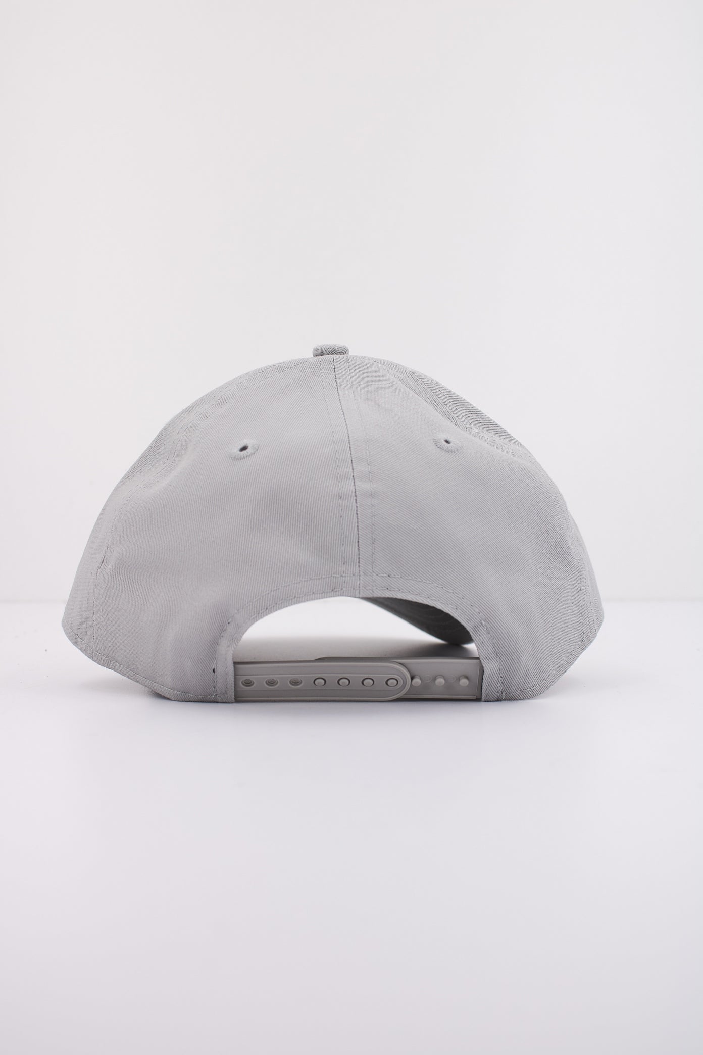 NEW ERA ESSENTIAL FORTY  OSFM en color GRIS  (3)
