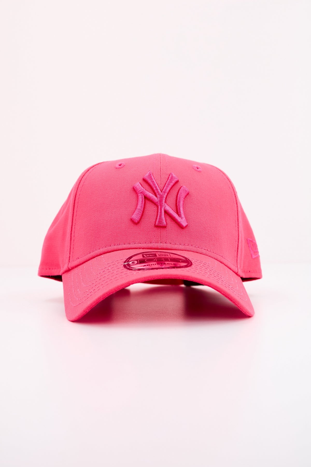 NEW ERA  NEW YORK YANKEES en color ROSA  (1)