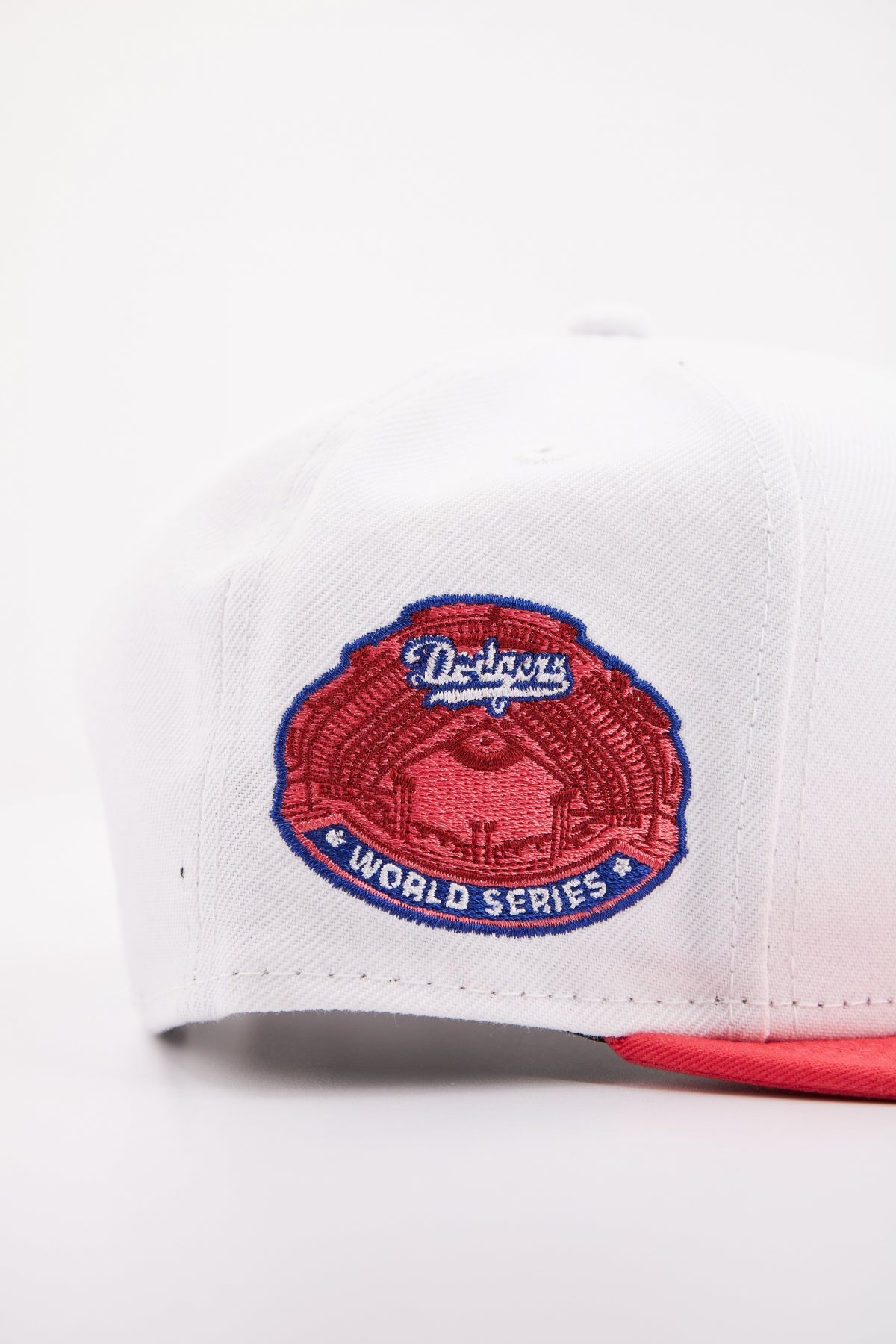 NEW ERA MLB FLORAL FIFTY LOSDOD en color BLANCO  (4)