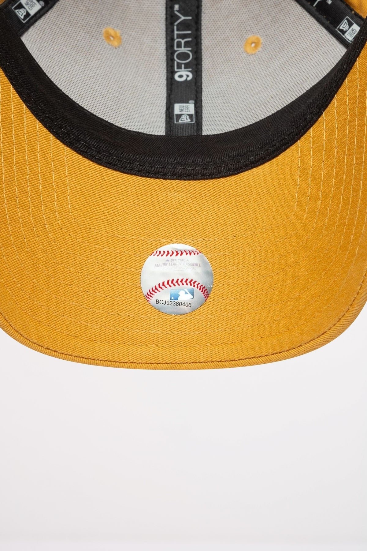 NEW ERA LA DODGERS WOMENS METALLIC YELLOW FORTY ADJUSTABLE CAP en color AMARILLO  (5)