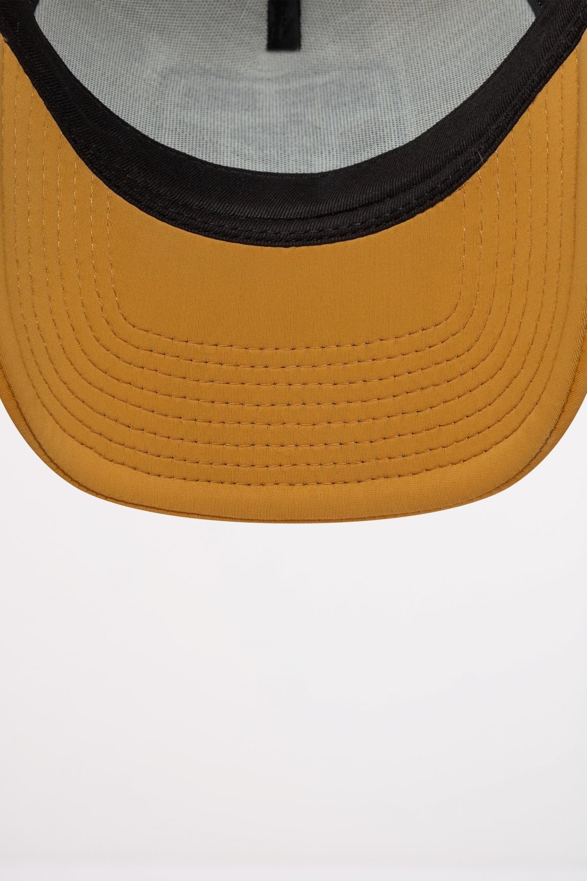 NEW ERA NEW ERA GRAPHIC PATCH CREAM FORTY A-FRAME TRUCKER ADJUSTABLE CA en color MARRON CLARO  (5)