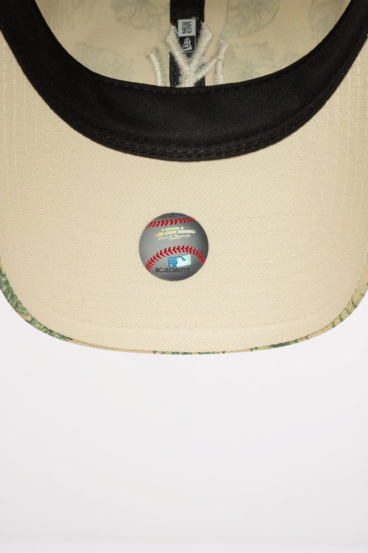 NEW ERA NEW YORK YANKEES WOMENS MLB TROPICAL CREAM TWENTY ADJUSTABLE CA en color FLORAL  (5)