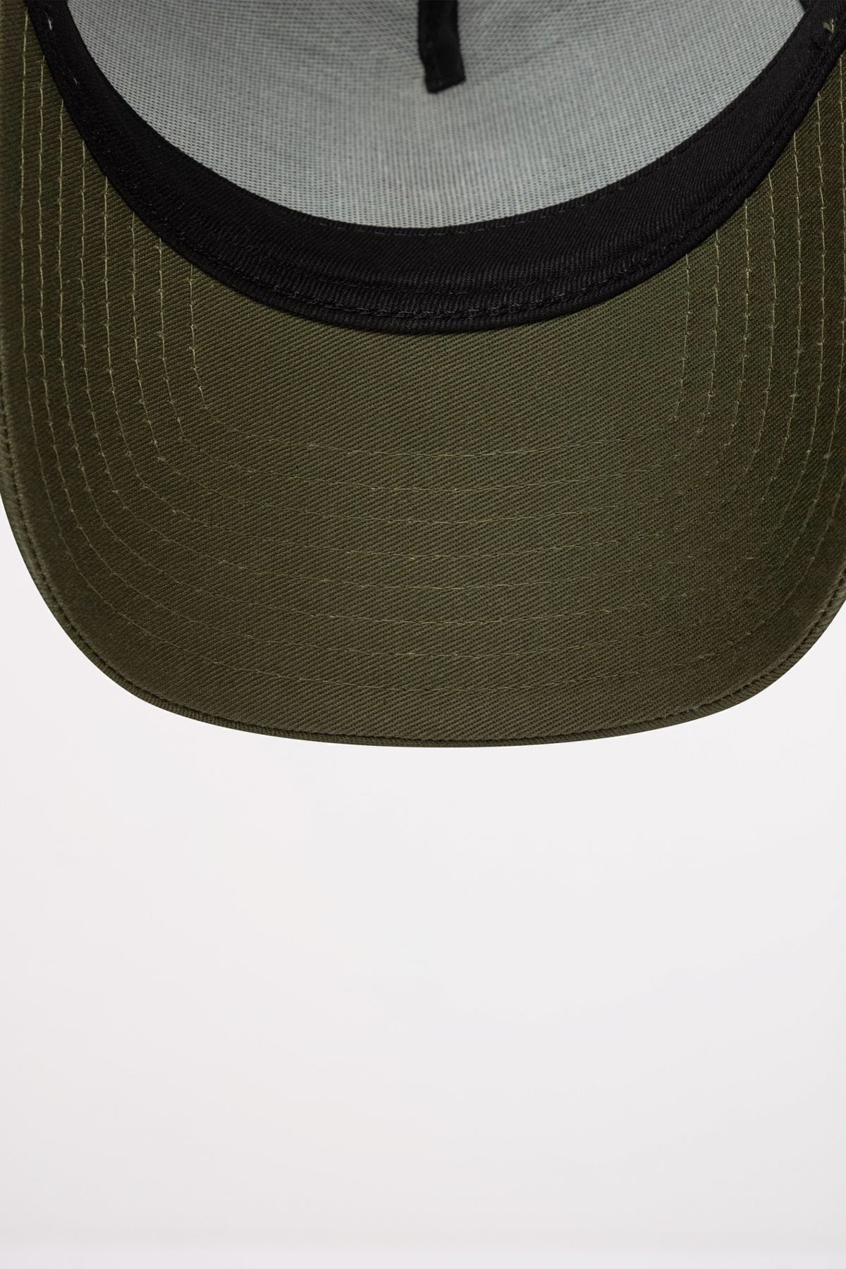 NEW ERA NEW YORK YANKEES MLB LEAGUE ESSENTIAL FORTY TRUCKER E-FRAME  en color VERDE  (5)