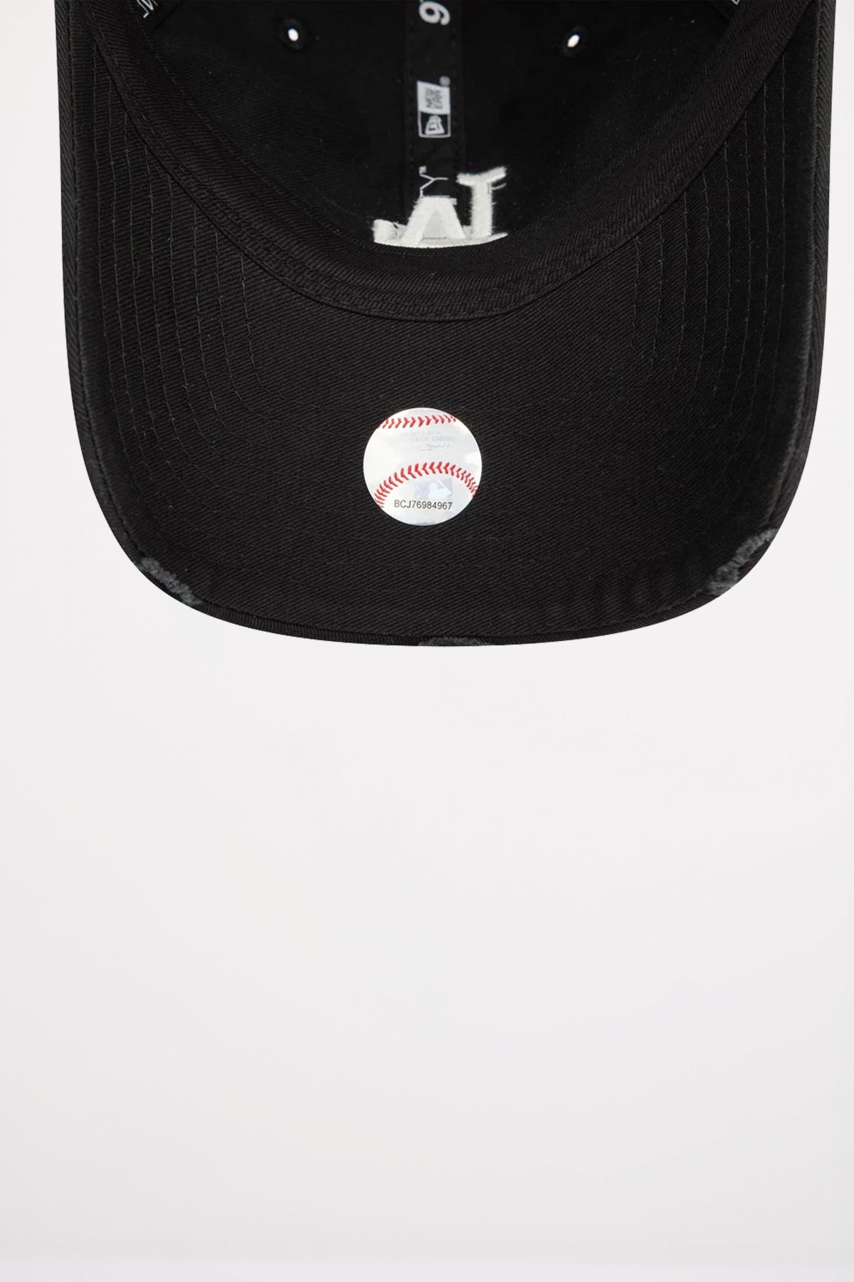 NEW ERA DISTRESSED TWENTY LOSDO en color NEGRO  (5)