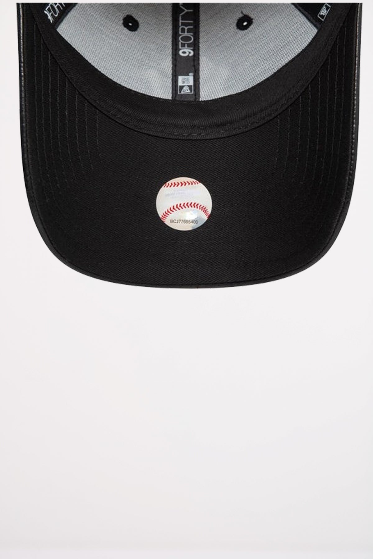 NEW ERA WMNS CRINKLED PU FORTY en color NEGRO  (5)
