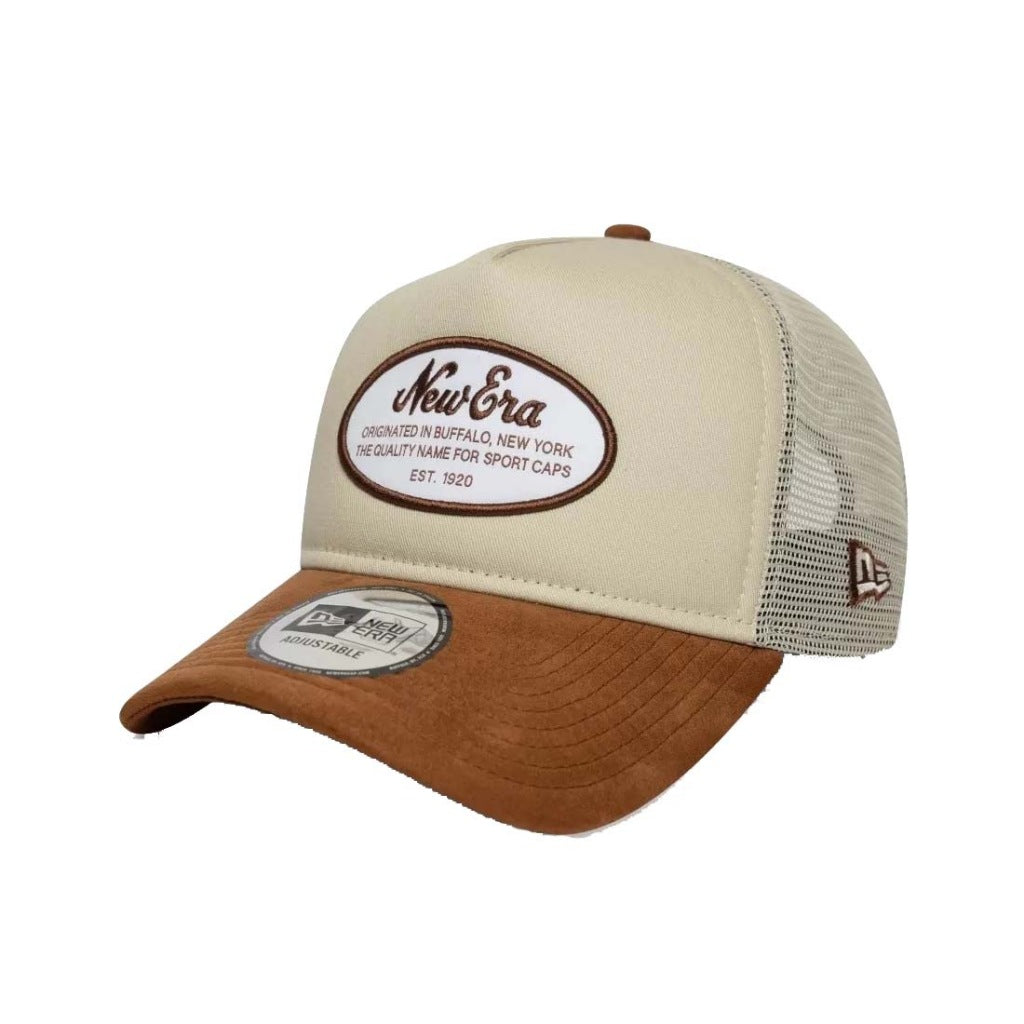 NEW ERA CASQUETTE OVAL PATCH SUEDE TRUCKER en color BEIS  (4)