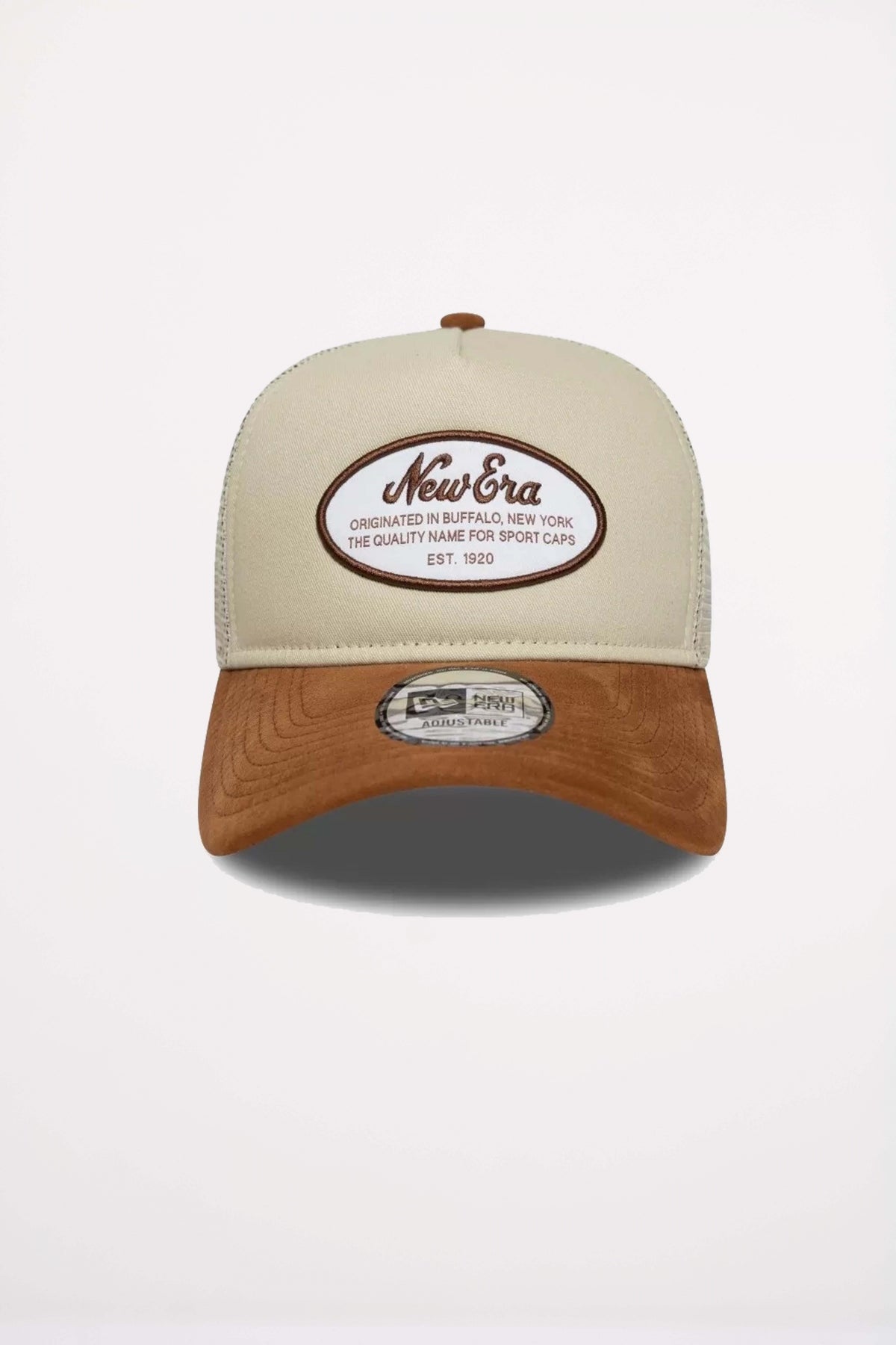 NEW ERA CASQUETTE OVAL PATCH SUEDE TRUCKER en color BEIS  (2)