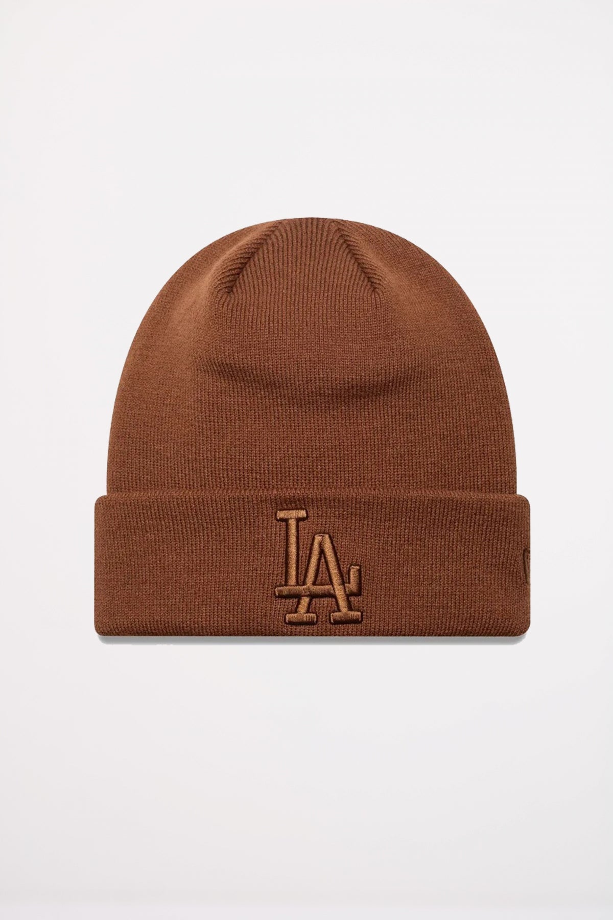 NEW ERA LEAGUE ESSENTIAL BEANIE en color MARRON  (1)