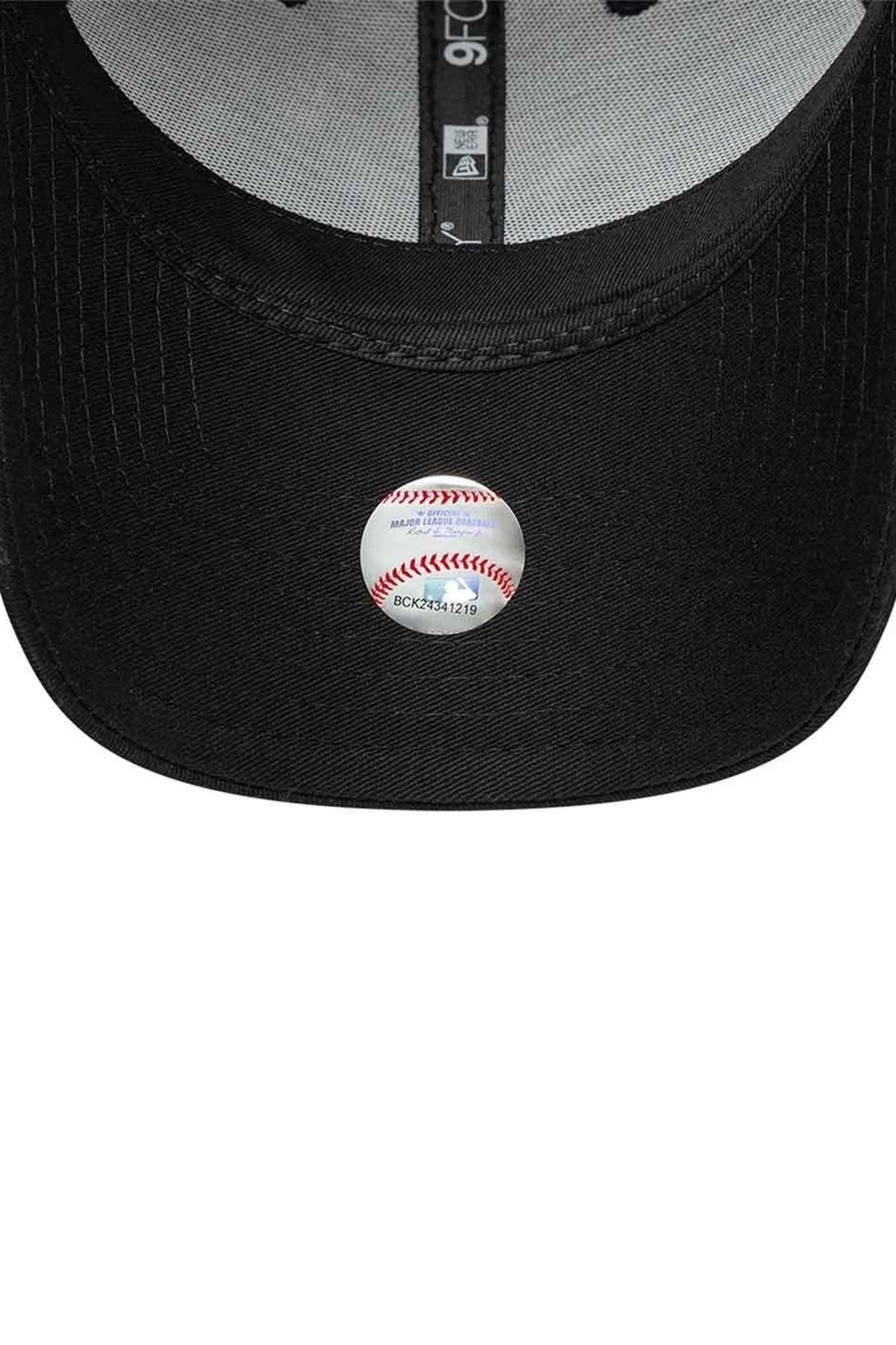 NEW ERA FAUX PONY INFILL FORTY NEYYAN en color NEGRO  (4)