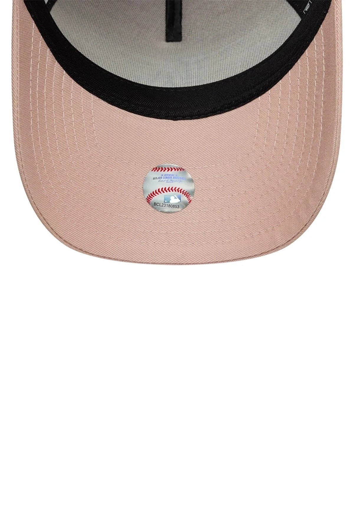 NEW ERA OUTLINE EF TRUCKER LOSDOD en color NUDE  (4)
