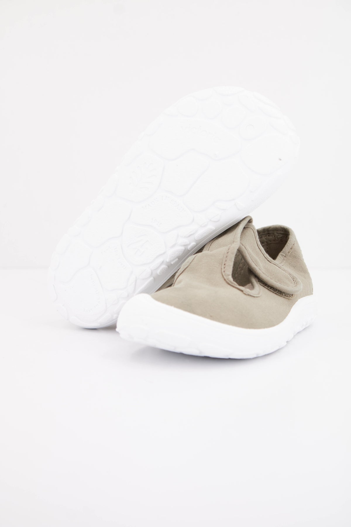 VICTORIA BOSCO BAREFOOT SANDALIA LO en color VERDE  (5)