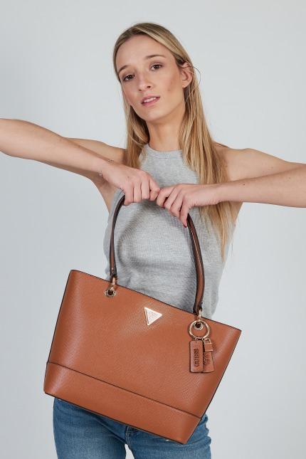 GUESS HWZG  en color MARRON  (5)