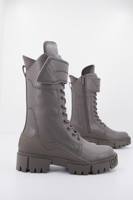 GUESS  NANCIA en color MARRON  (2)