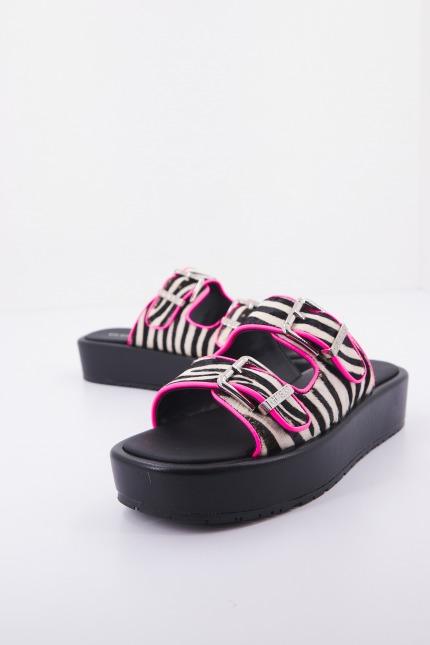 GUESS FLRMO FUR en color ANIMAL PRINT  (1)