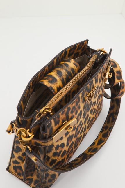 GUESS ZADIE LOGO SHOULDER BA en color ANIMAL PRINT  (4)