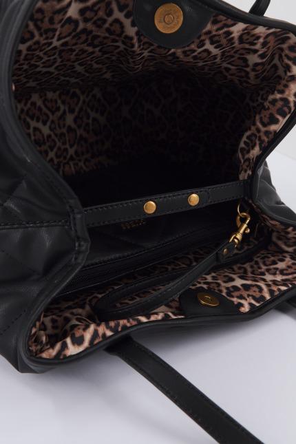 GUESS HWQQ  VIKKY LARGE TOTE en color NEGRO  (3)
