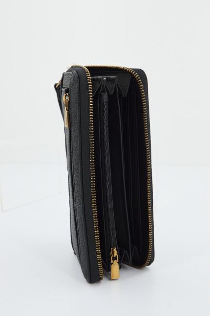 GUESS SWQB  ABEY SLG LARGE ZIP en color NEGRO  (3)