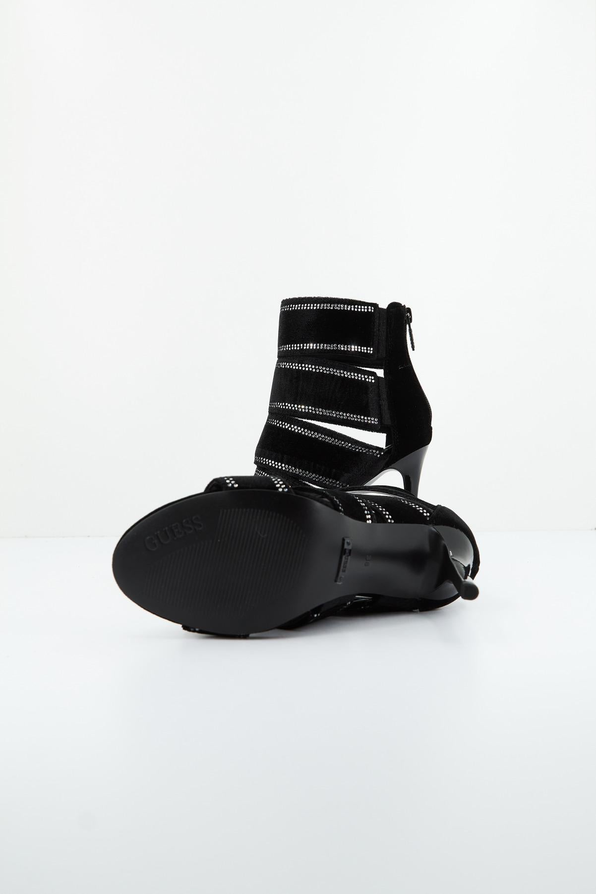 GUESS FLAII FAB en color NEGRO  (4)