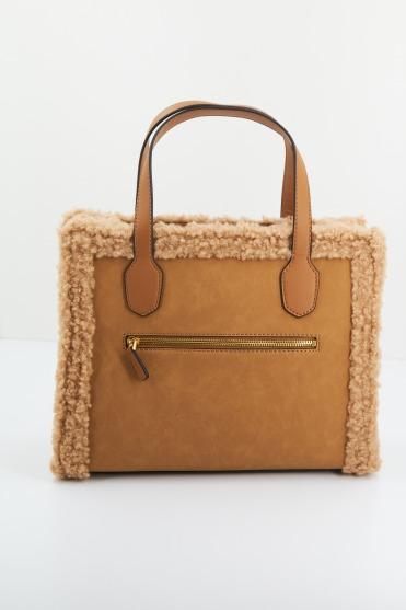 GUESS  SILVANA  COMPART en color MARRON CLARO  (3)