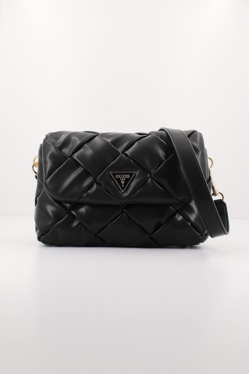GUESS ZAINA FLAP SHOULDER en color NEGRO  (1)