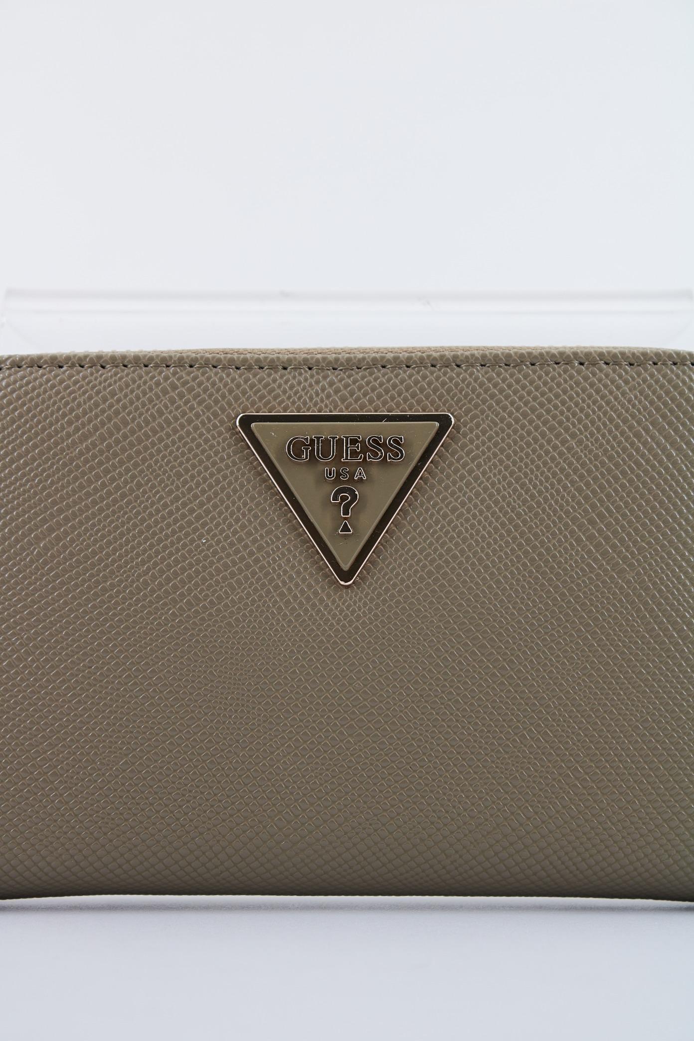 GUESS LAUREL SLG MEDIUM ZIP en color GRIS  (4)