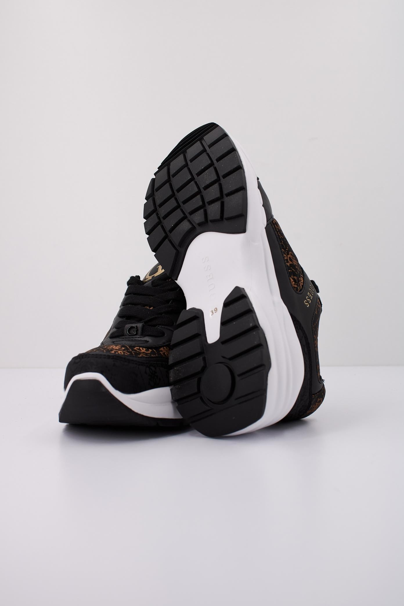 GUESS FLFSAM FAL en color NEGRO  (5)