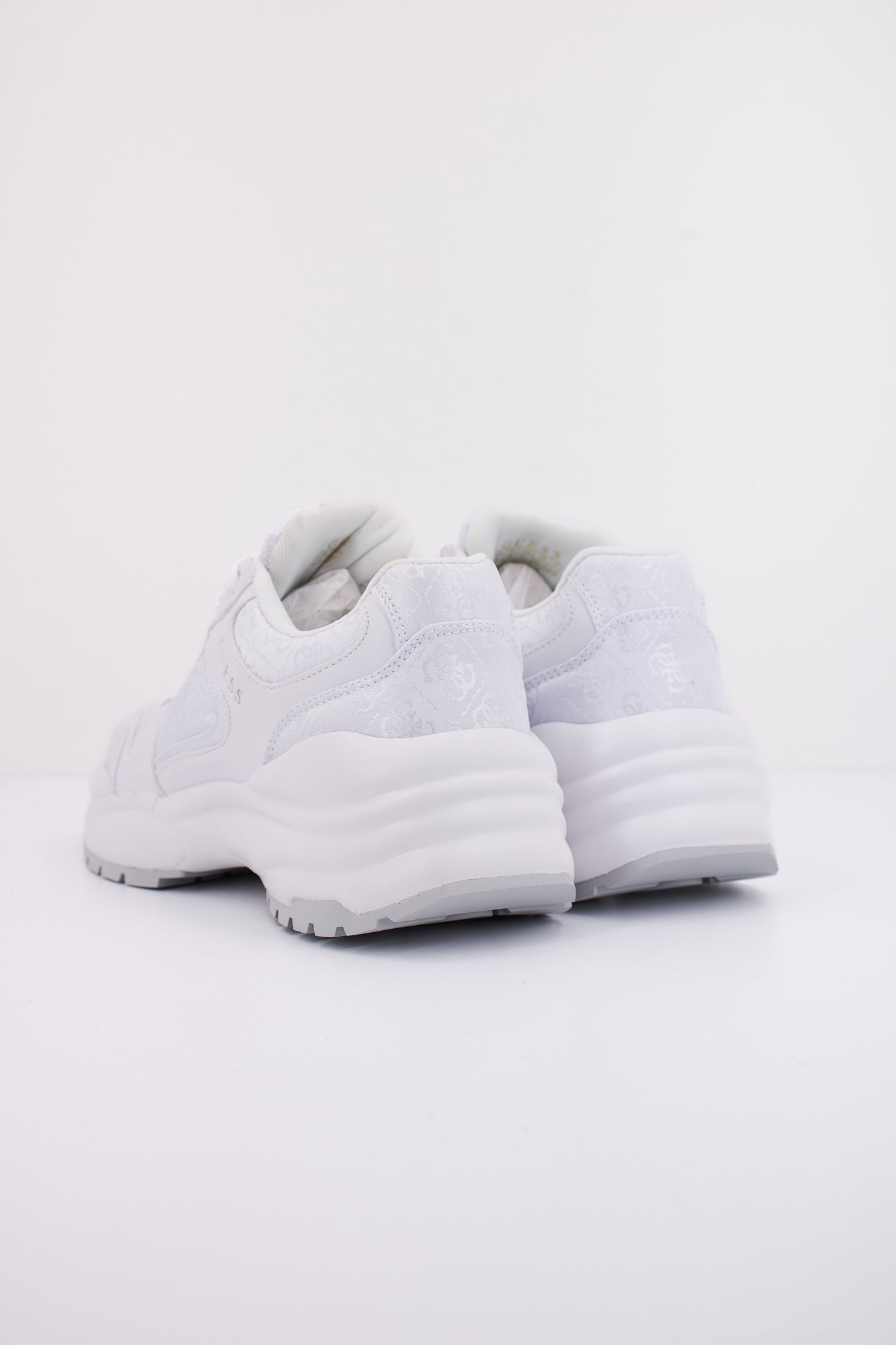 GUESS FLFSAM FAL en color BLANCO  (4)
