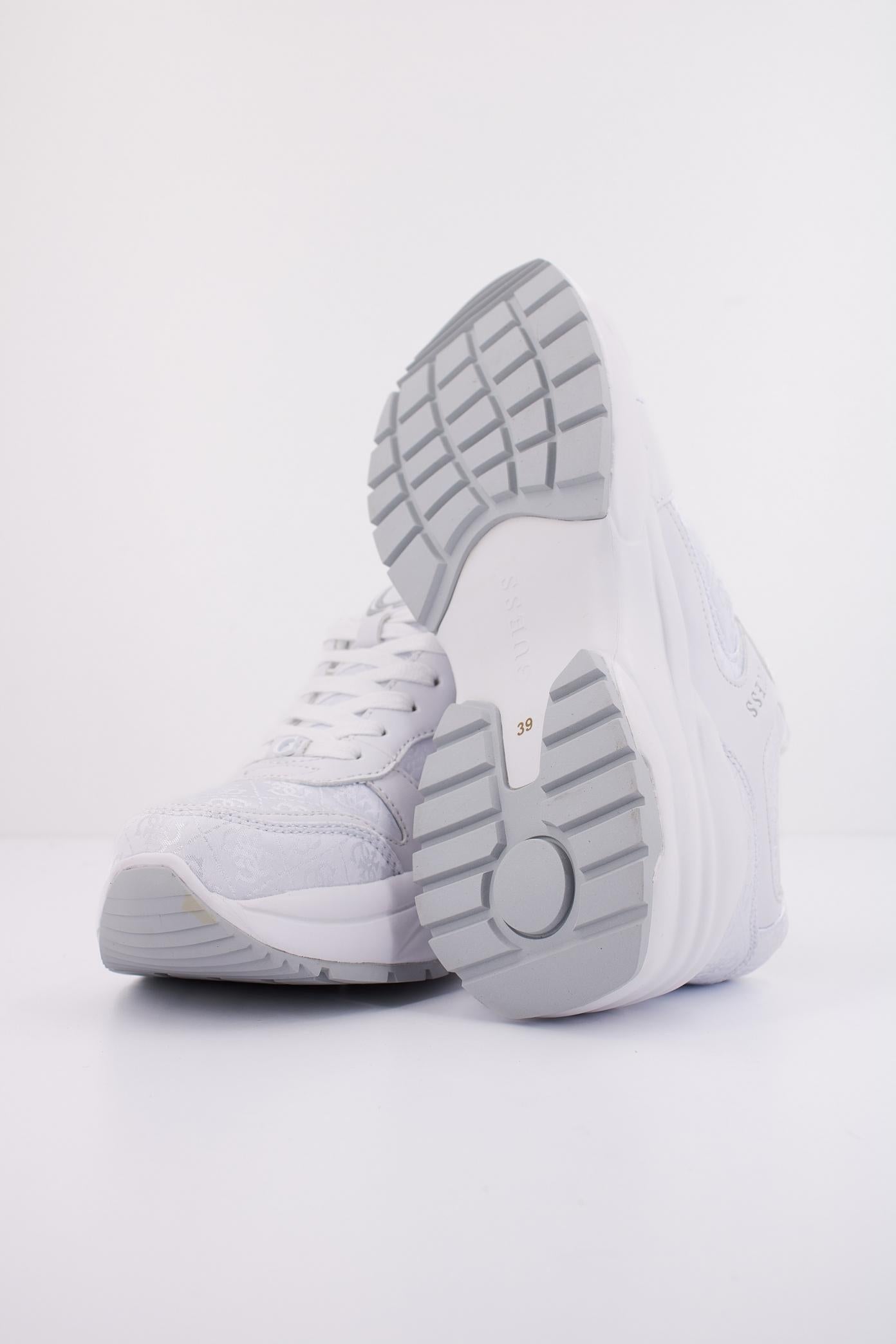 GUESS FLFSAM FAL en color BLANCO  (5)