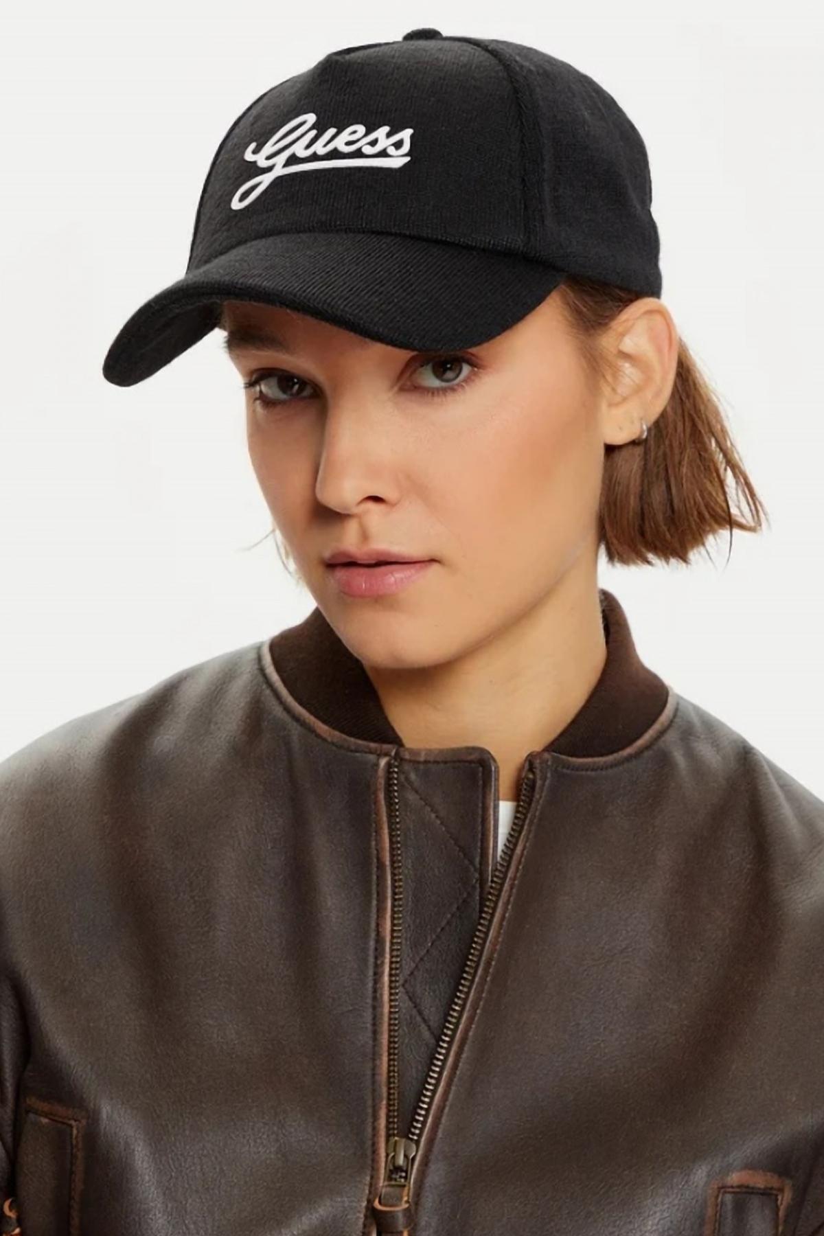 GUESS BASEBALL CAP en color NEGRO  (3)