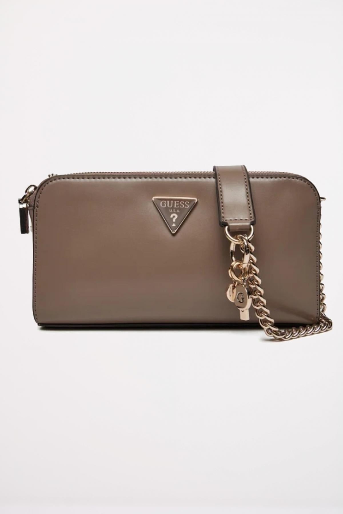 GUESS HWVG  en color MARRON  (1)