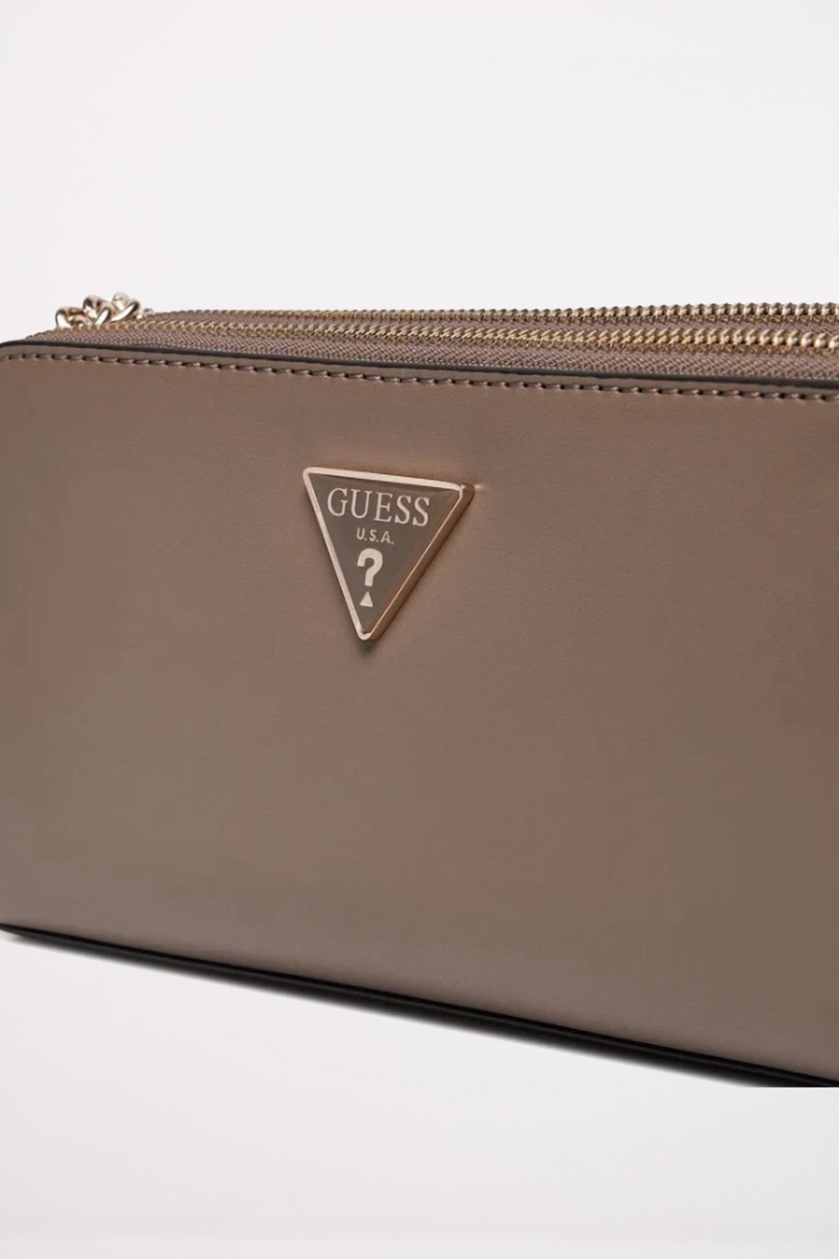 GUESS HWVG  en color MARRON  (3)