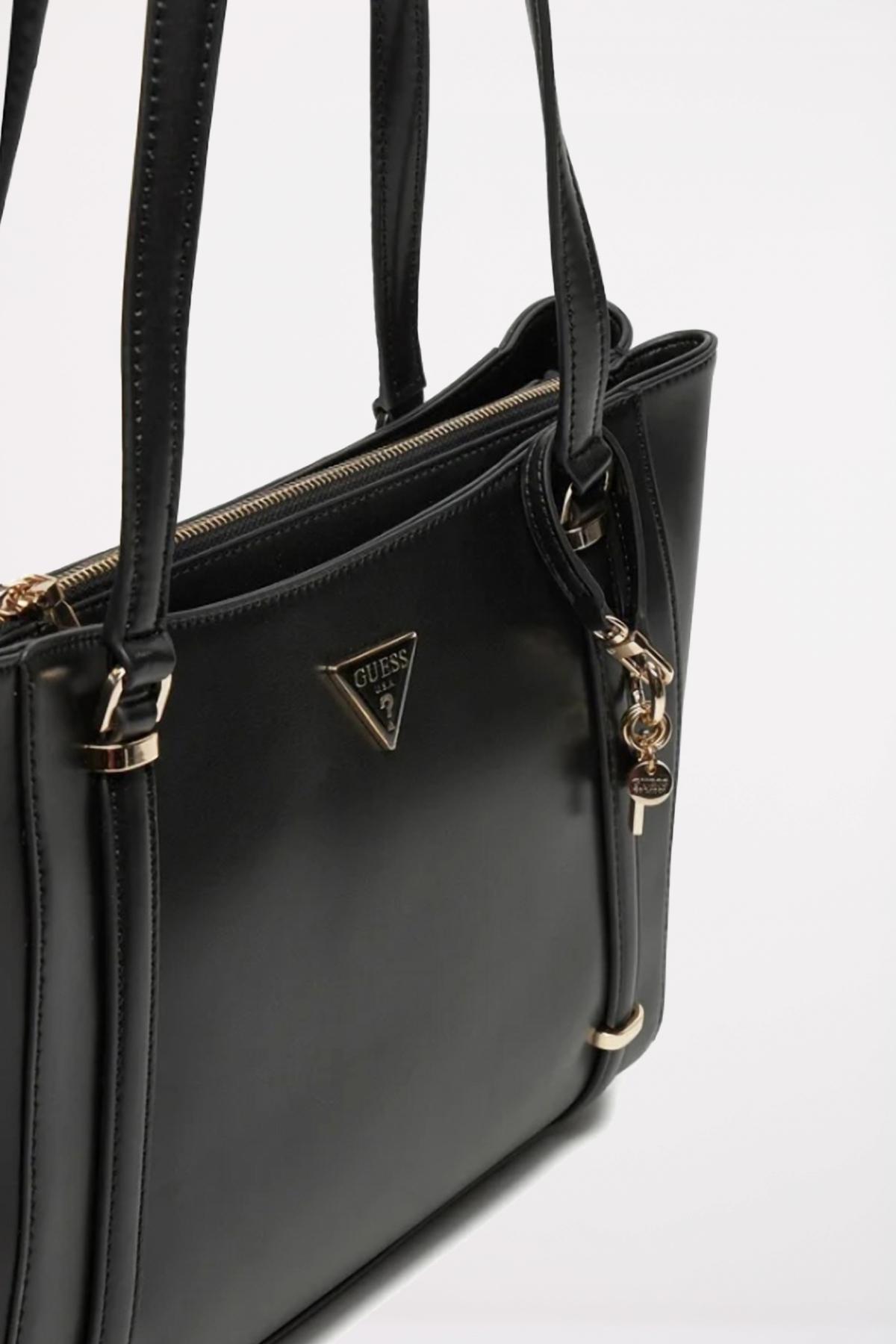 GUESS HWVG  en color NEGRO  (3)