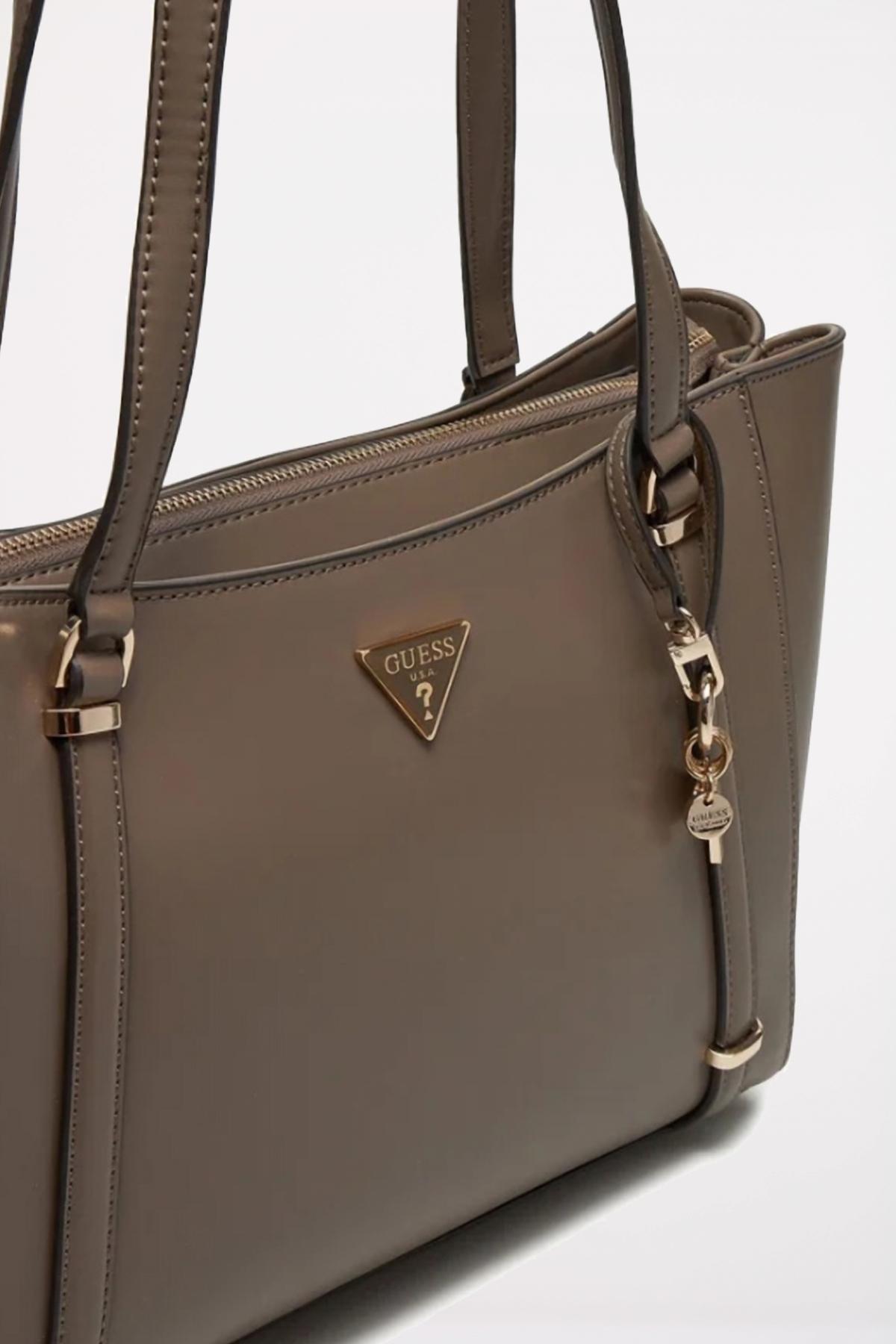 GUESS HWVG  en color MARRON  (3)