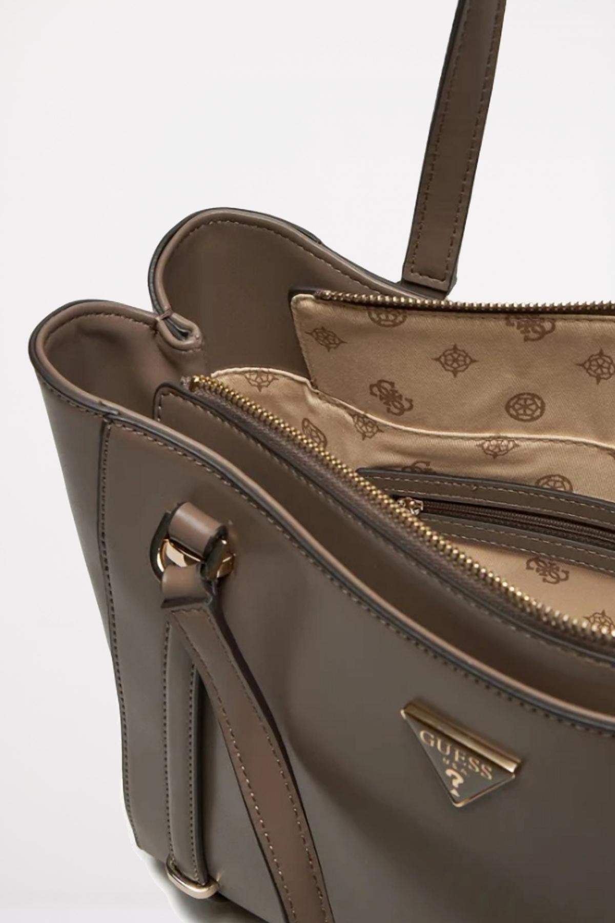 GUESS HWVG  en color MARRON  (4)